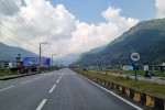 Kawałek nówki na Pokhara-Baglung Hwy + reklama BYD